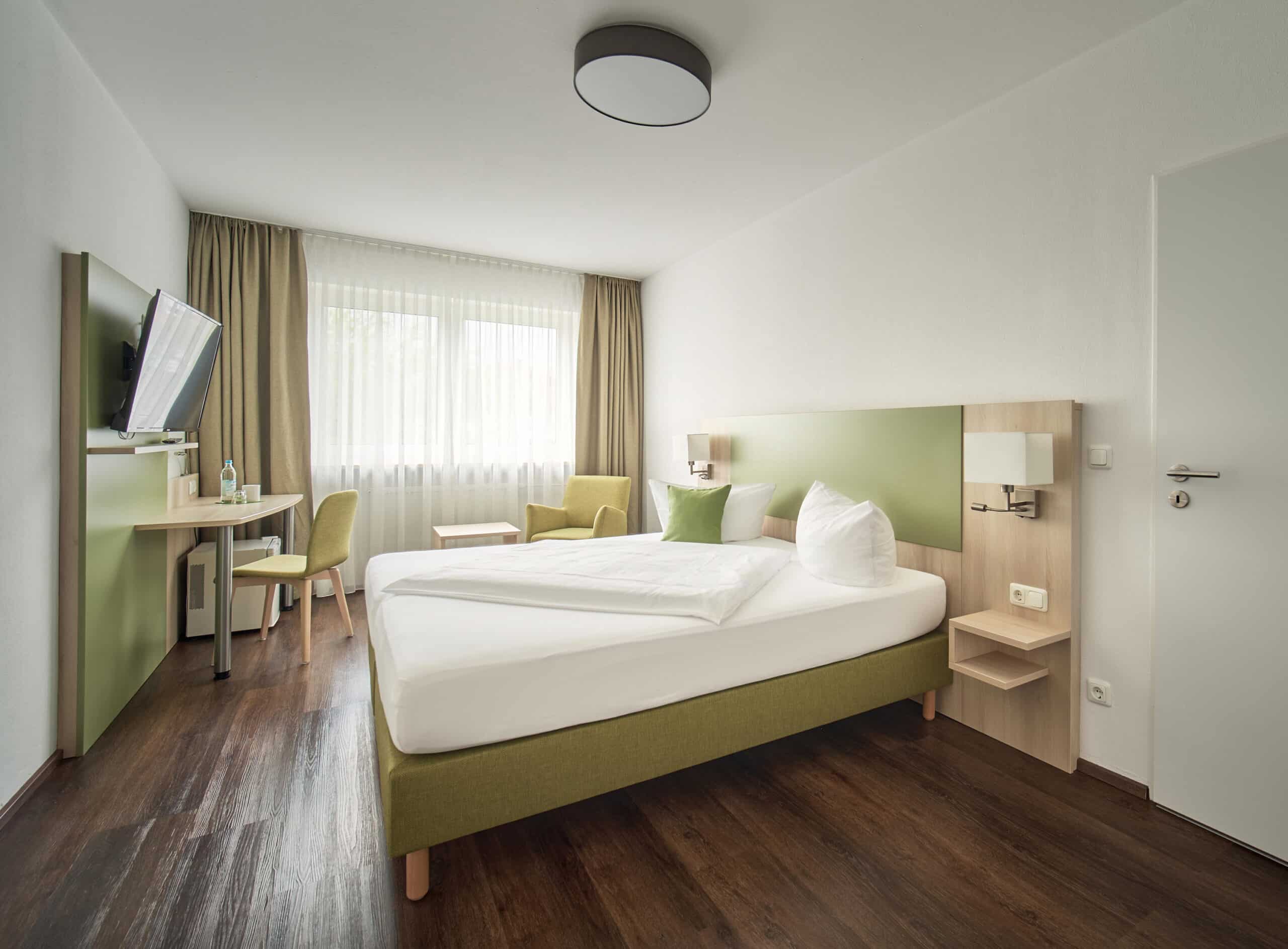 marias inn family double room bedroom 4